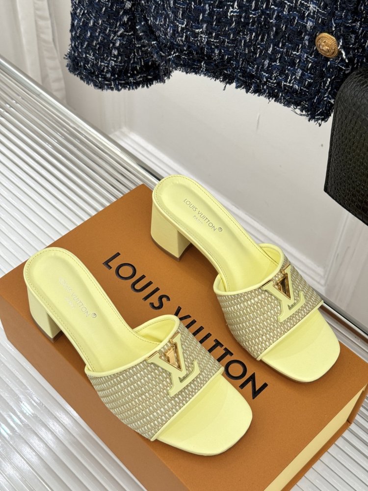 Босоніжки фото 3