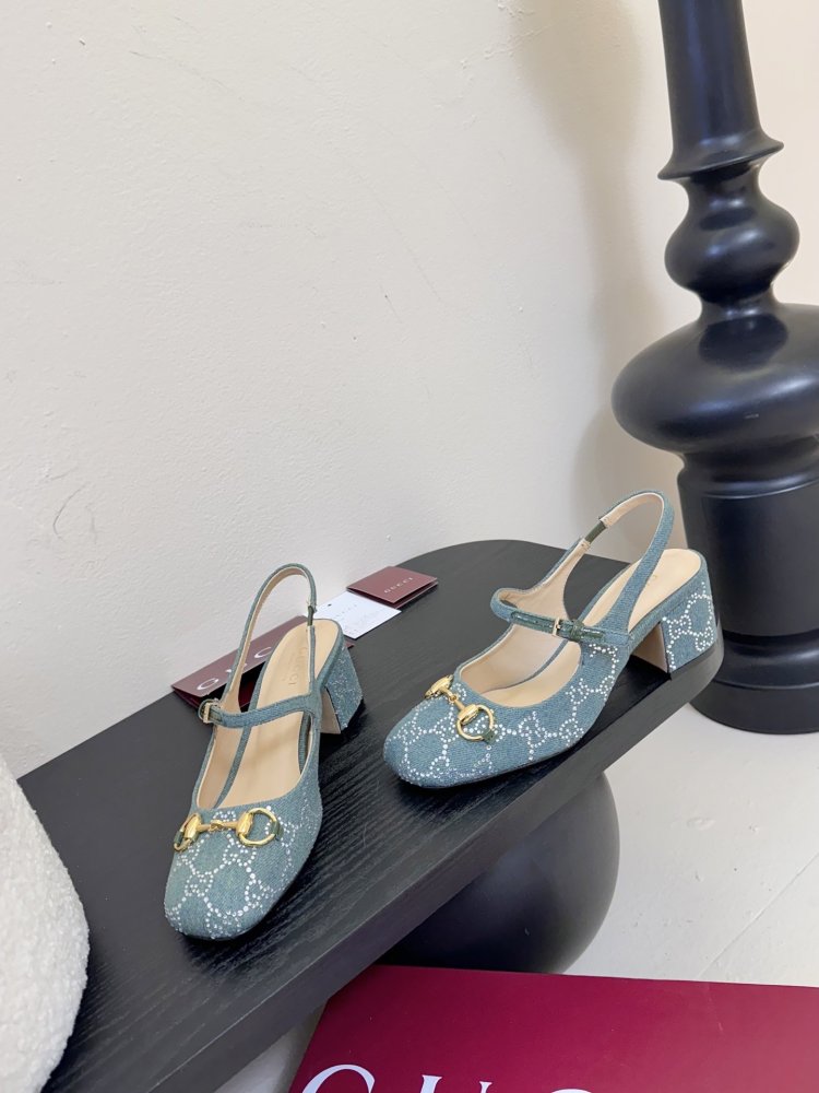 Босоножки фото 3