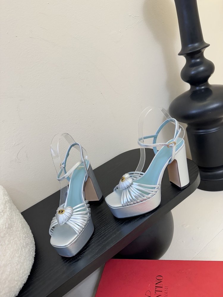 Босоніжки фото 3