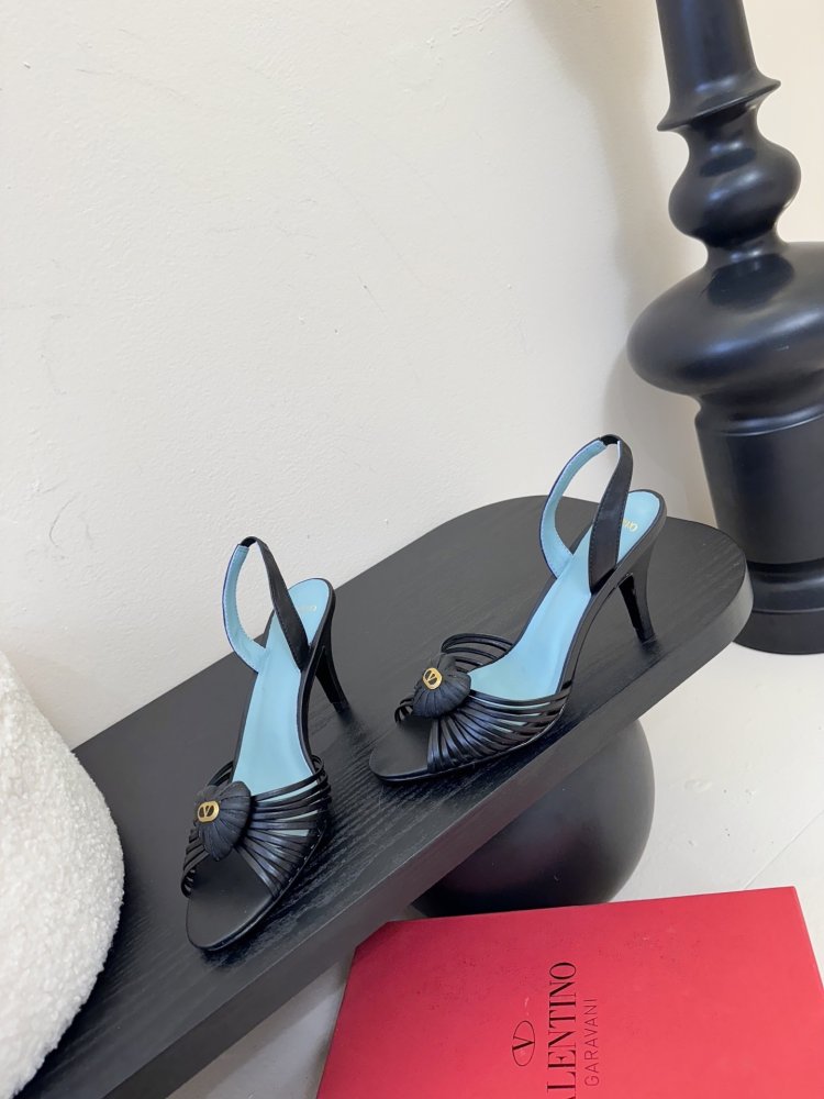 Босоніжки фото 3