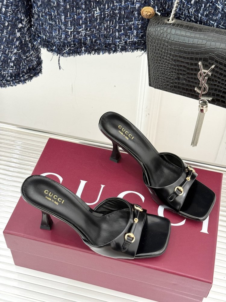 Босоножки фото 3