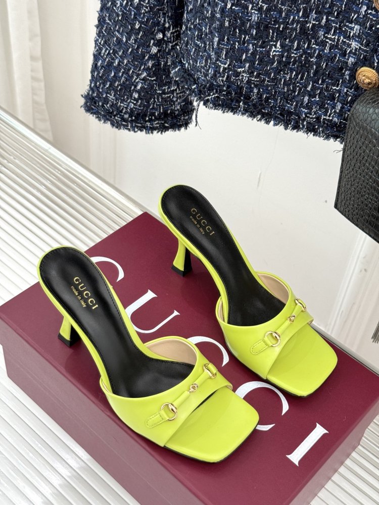 Босоножки фото 3