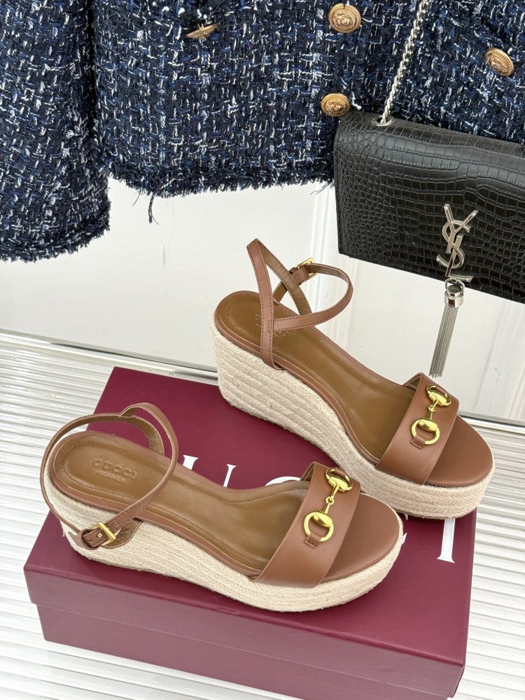 Босоножки фото 3