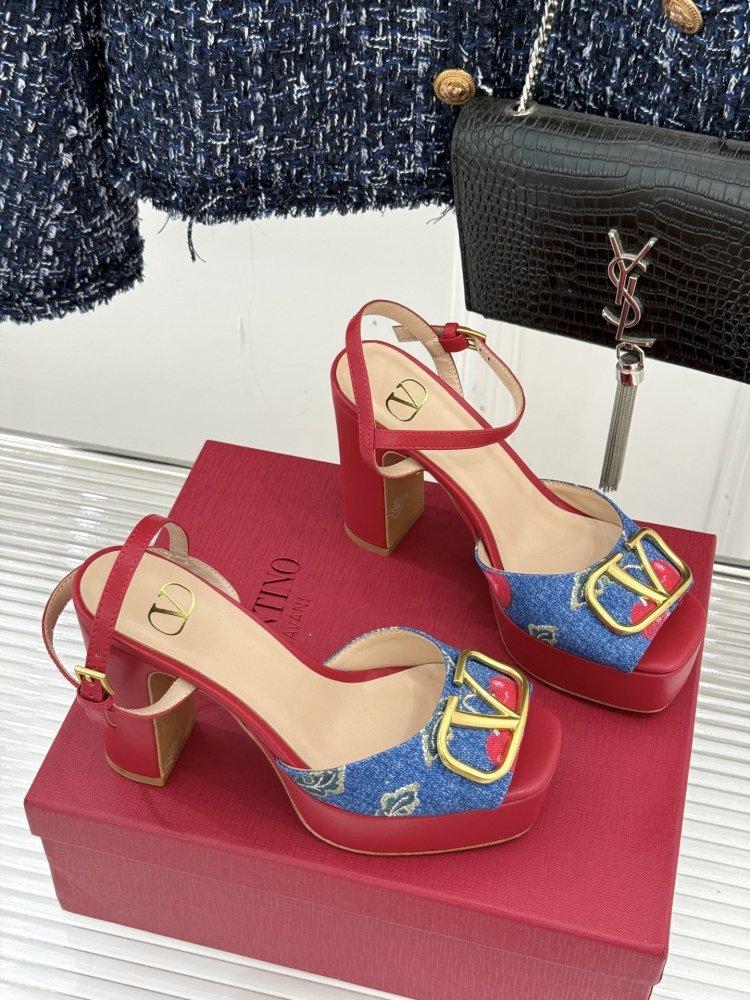 Босоножки фото 3