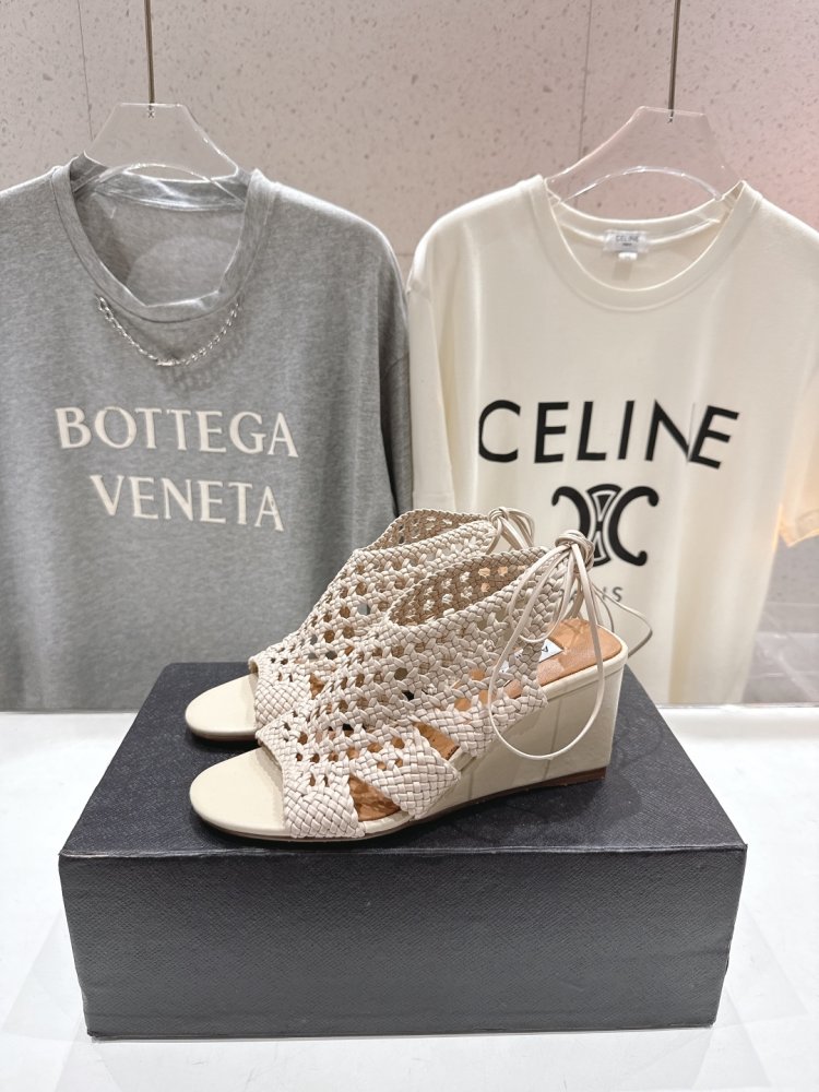 Босоніжки фото 3