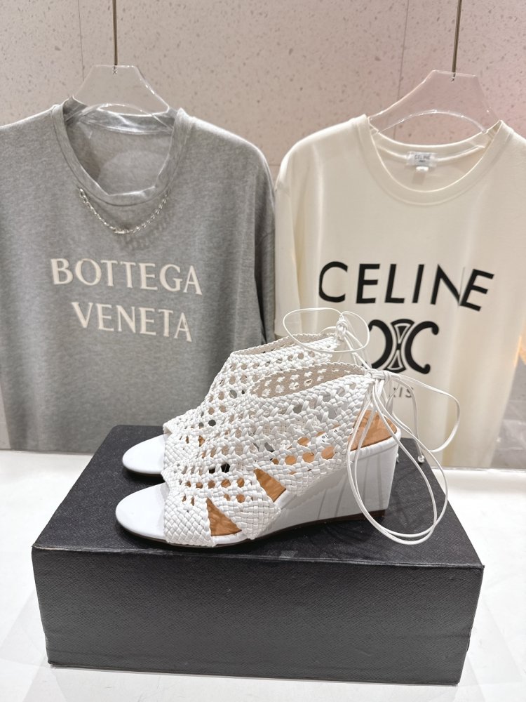 Босоніжки фото 3