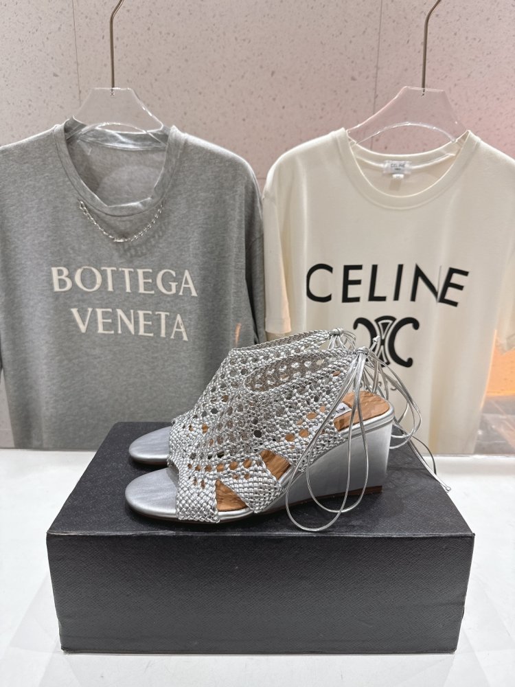 Босоніжки фото 3