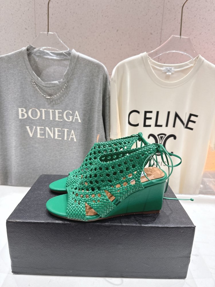 Босоніжки фото 3