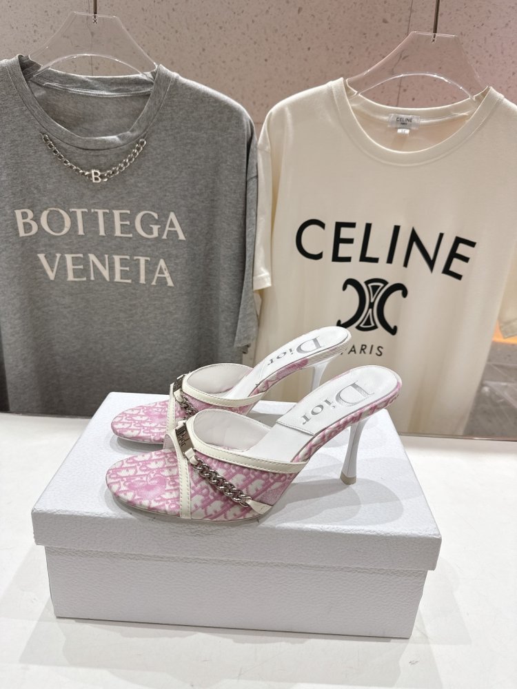 Босоножки фото 3