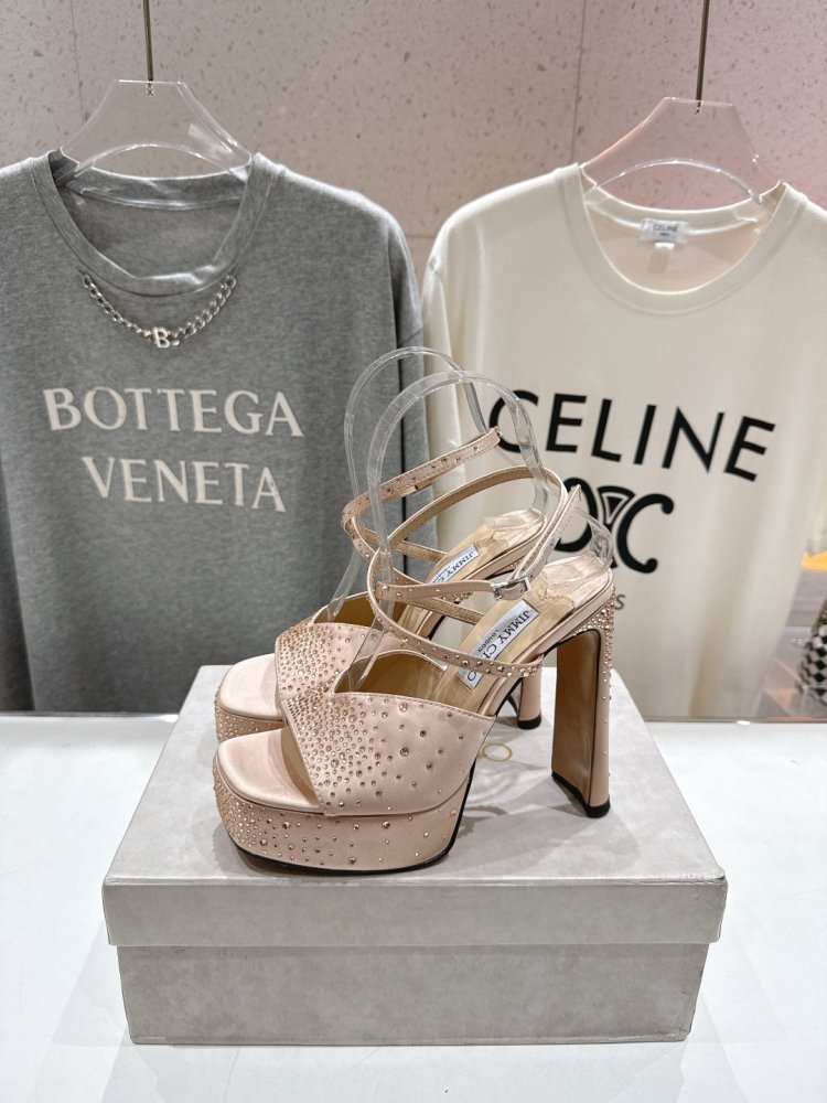 Босоножки фото 3