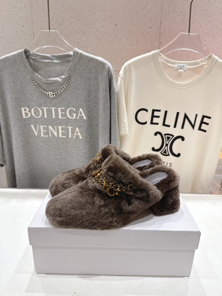 Босоножки фото 3