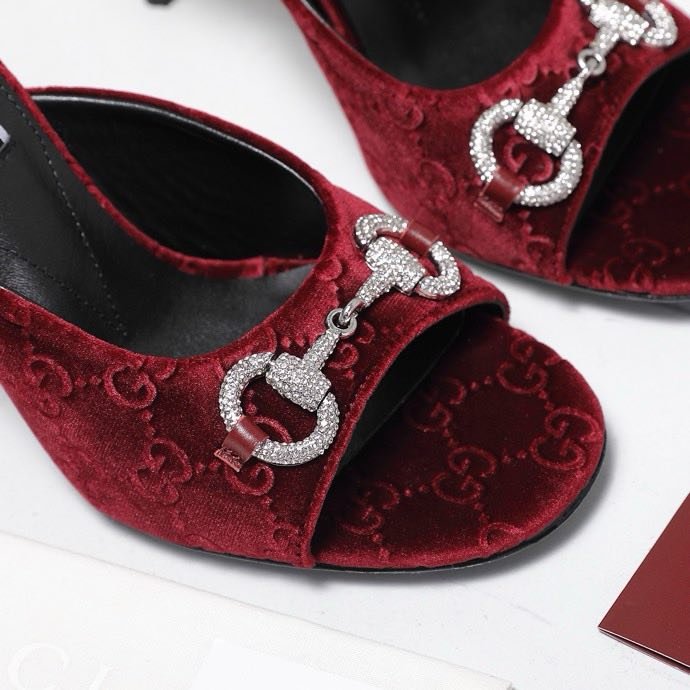 Босоножки фото 3