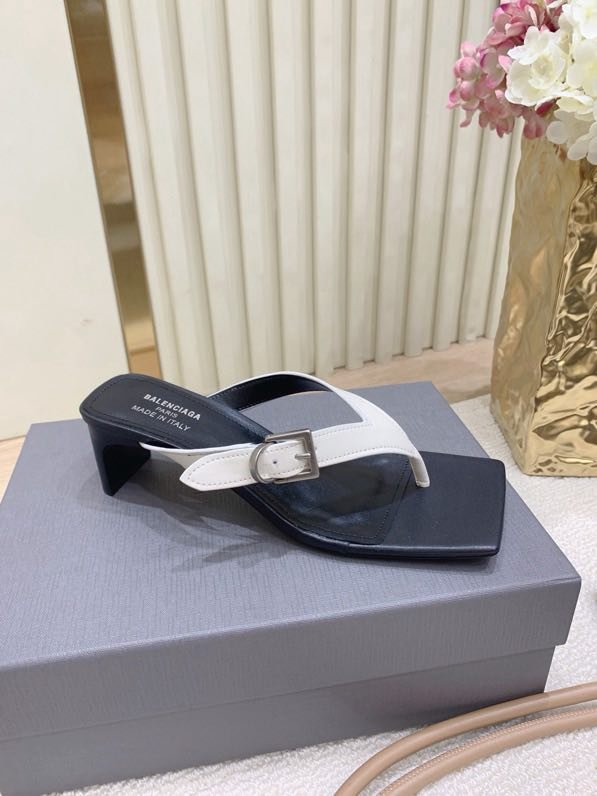 Босоножки фото 3