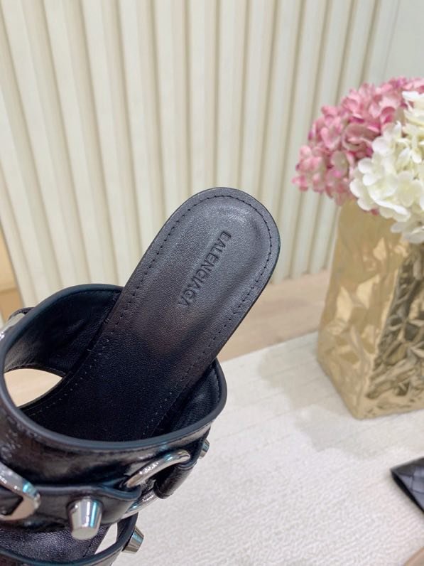 Босоніжки фото 3