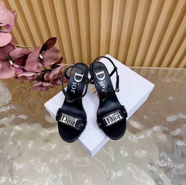 Босоножки фото 3