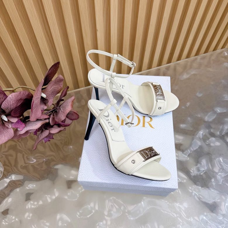 Босоножки фото 3