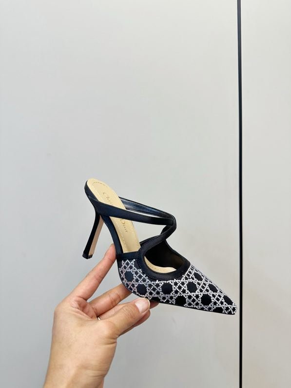 Босоніжки фото 3