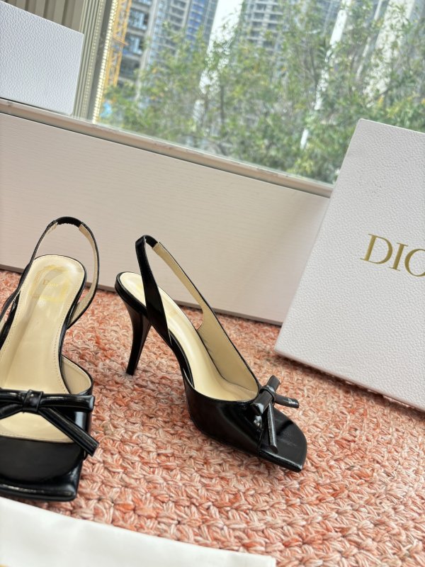 Босоніжки фото 3