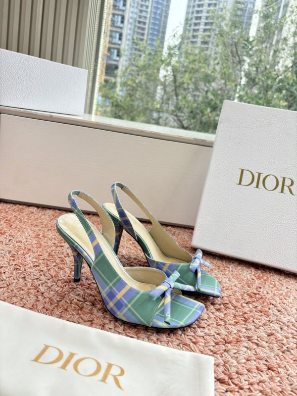 Босоніжки фото 3