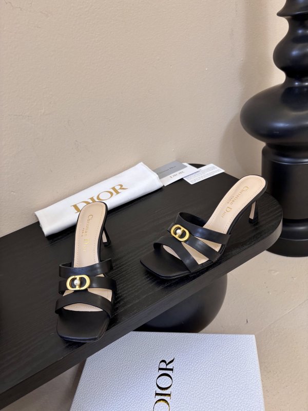 Босоніжки фото 3