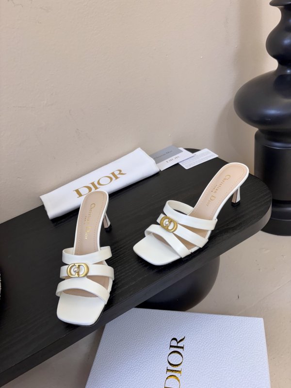 Босоніжки фото 3