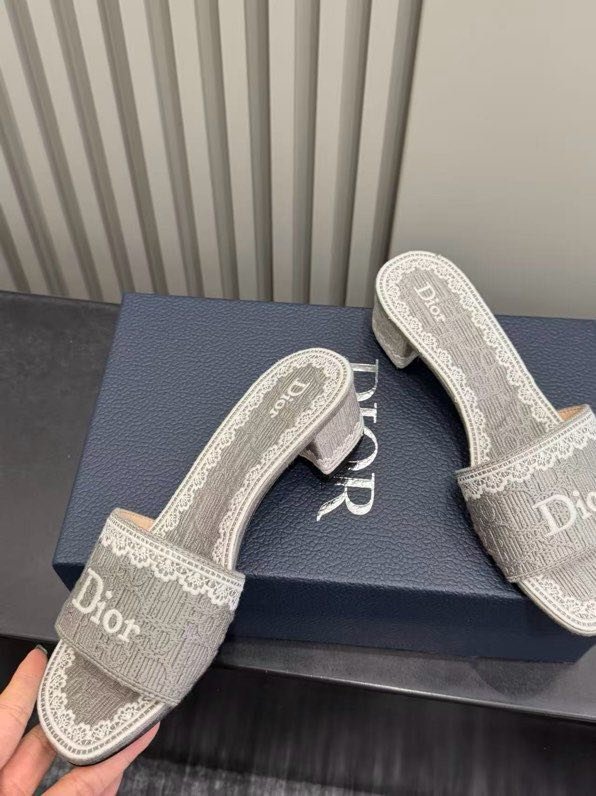 Босоножки фото 3