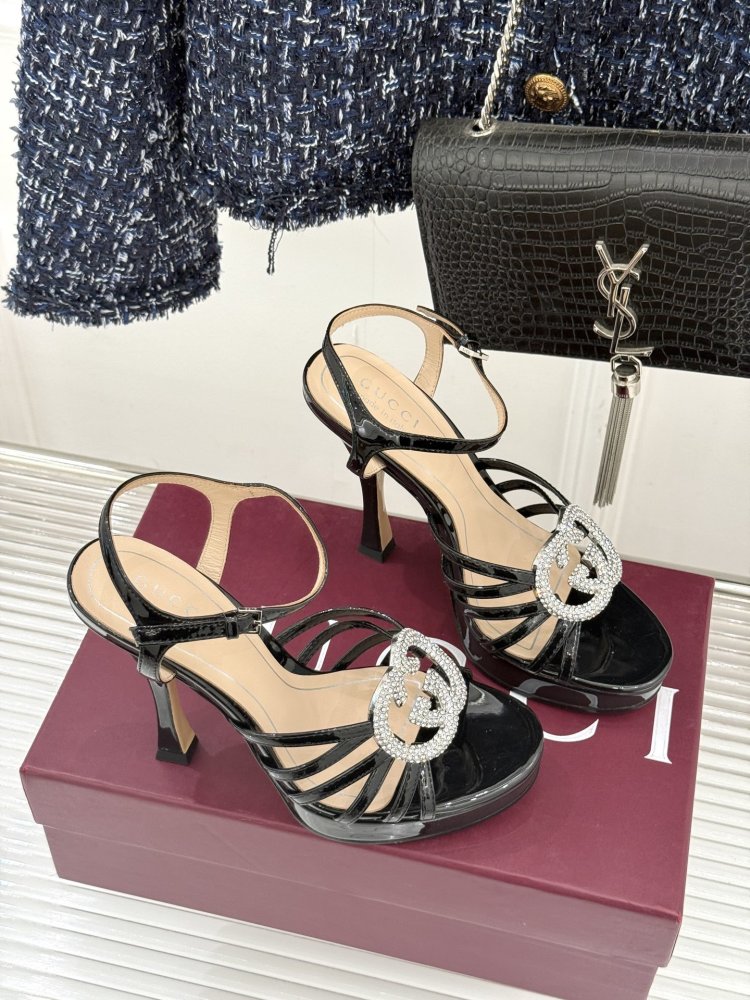 Босоножки фото 3