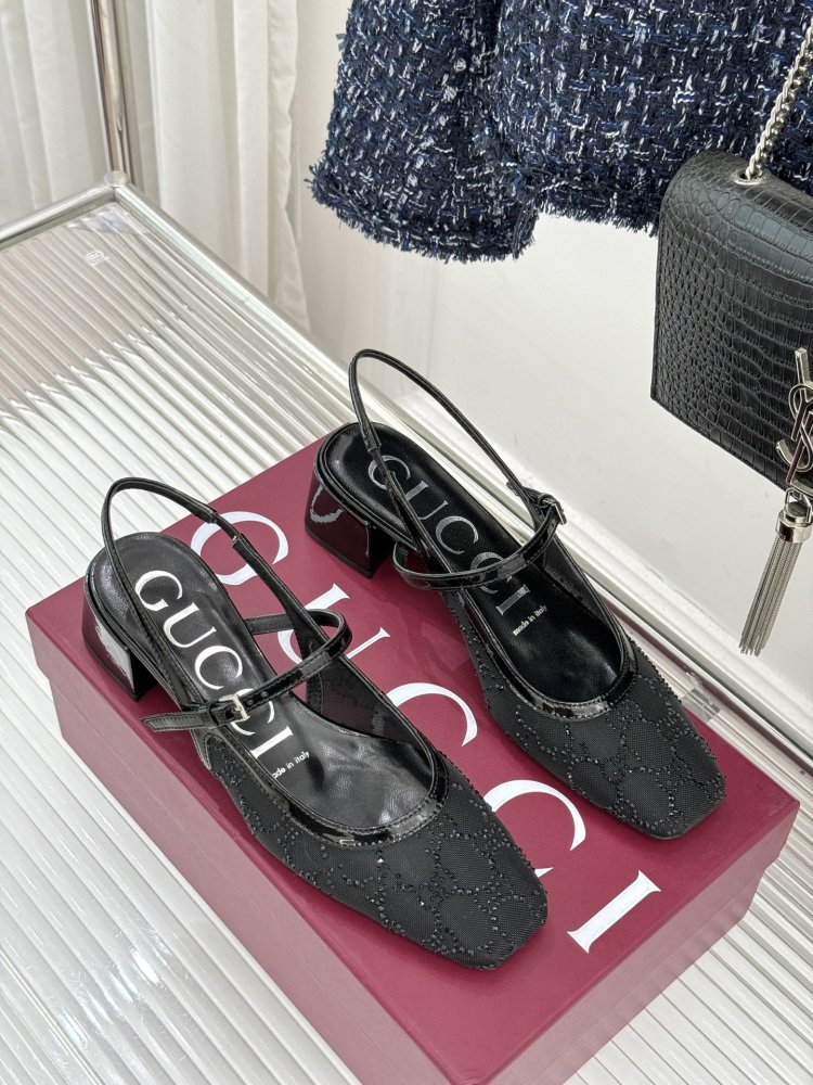 Босоножки фото 3