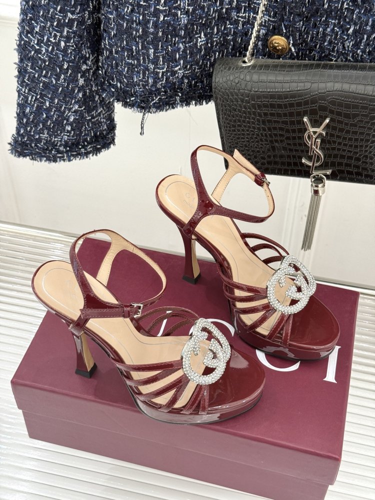 Босоножки фото 3