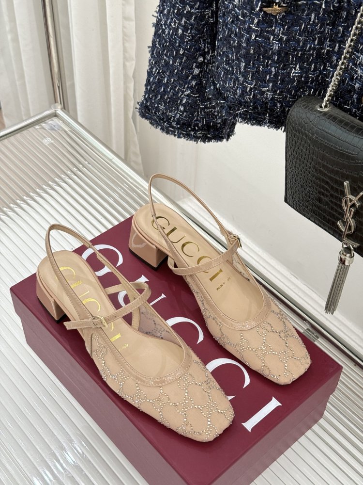 Босоножки фото 3