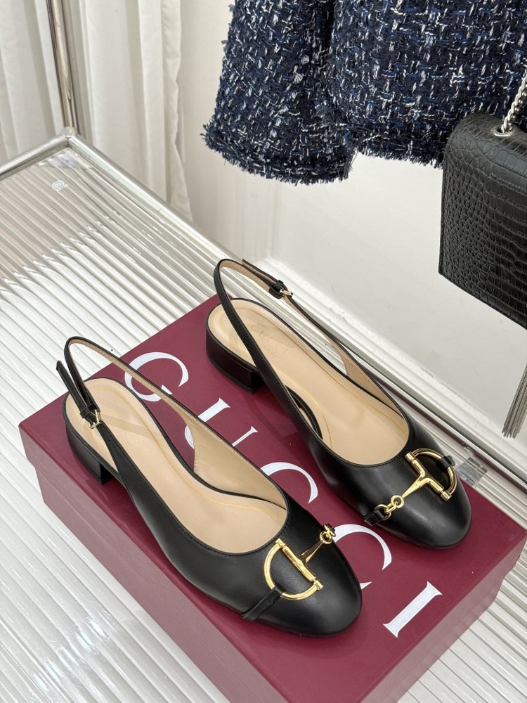 Босоножки фото 3