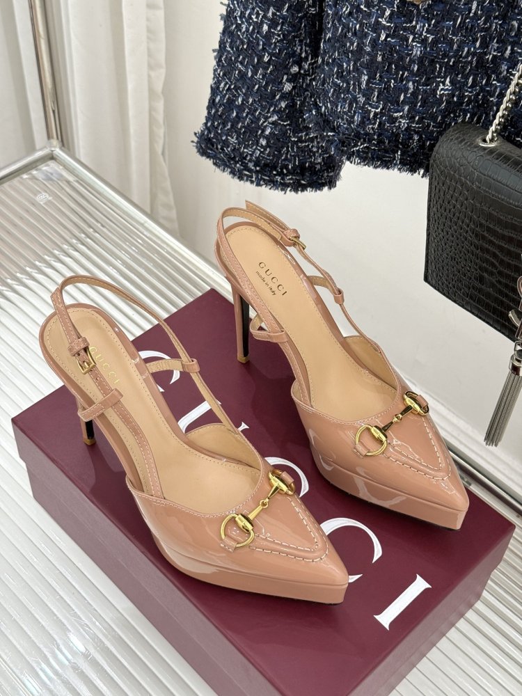 Босоножки фото 3