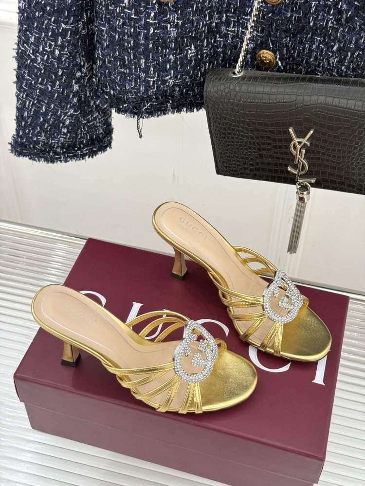 Босоножки фото 3