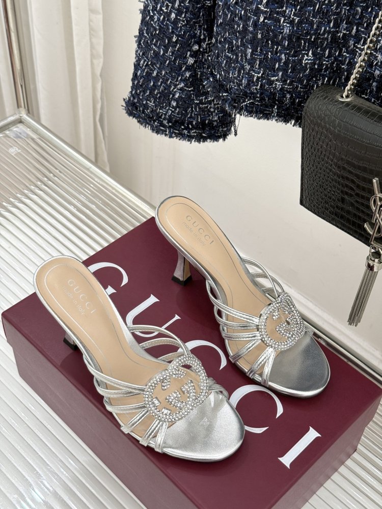 Босоножки фото 3