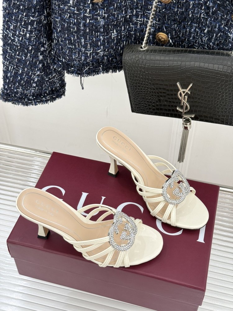 Босоножки фото 3