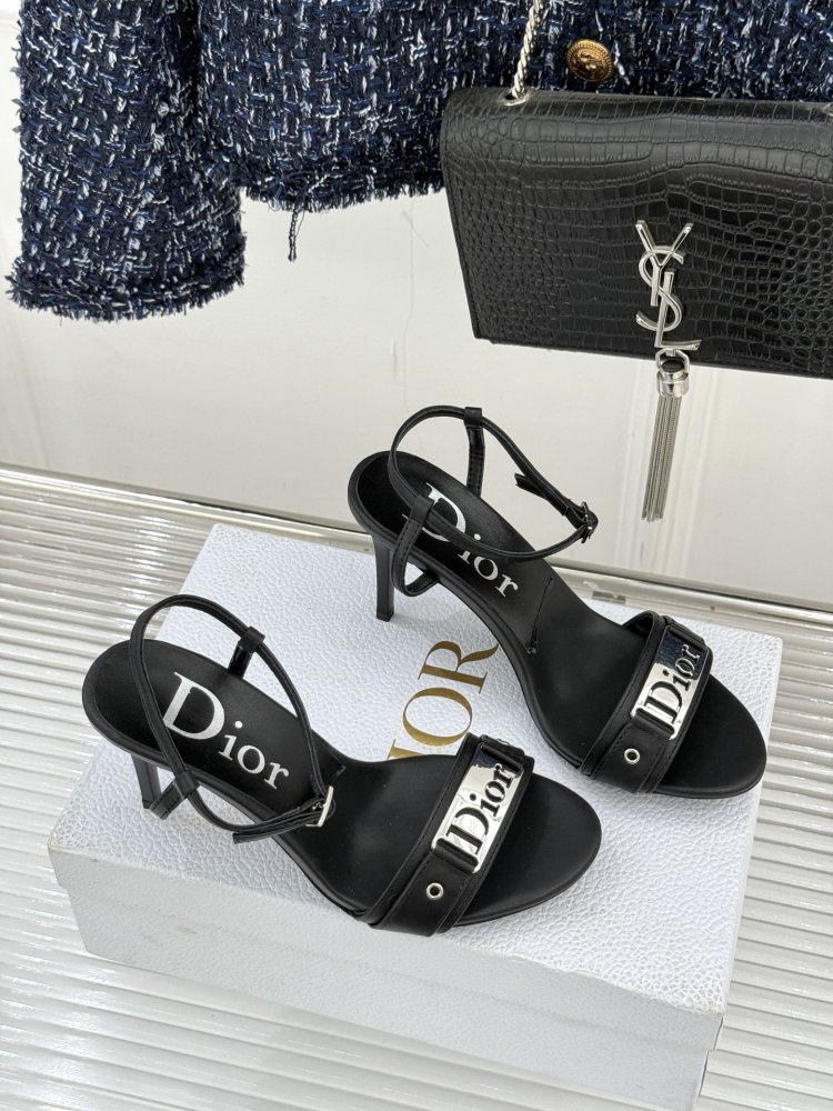 Босоножки фото 3