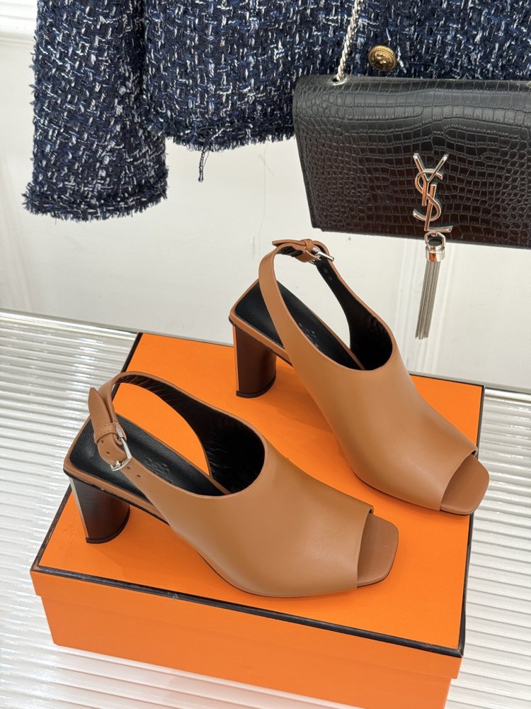 Босоножки фото 3