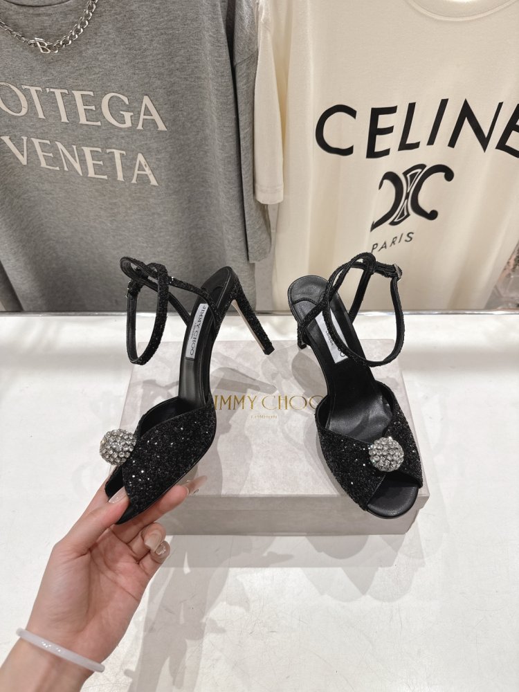 Босоножки фото 3