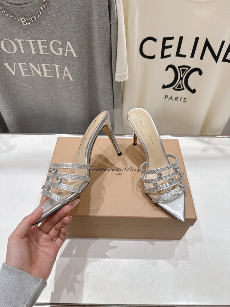 Босоножки фото 3