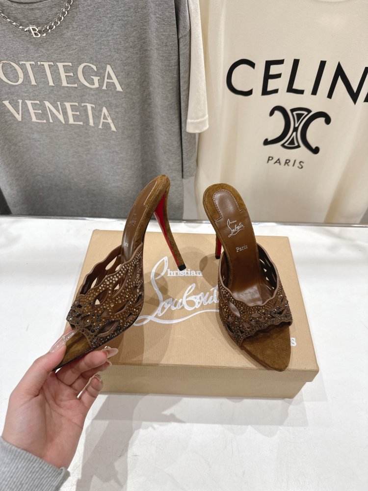 Босоножки фото 3