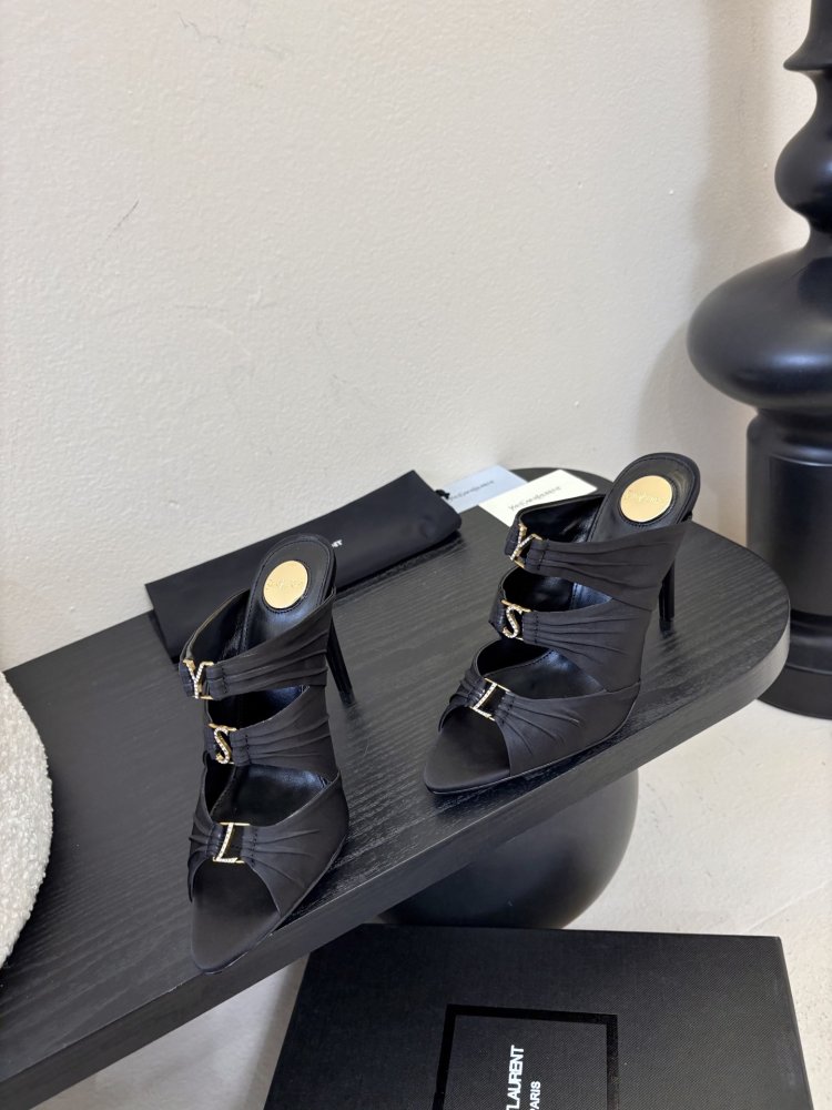 Босоножки фото 3