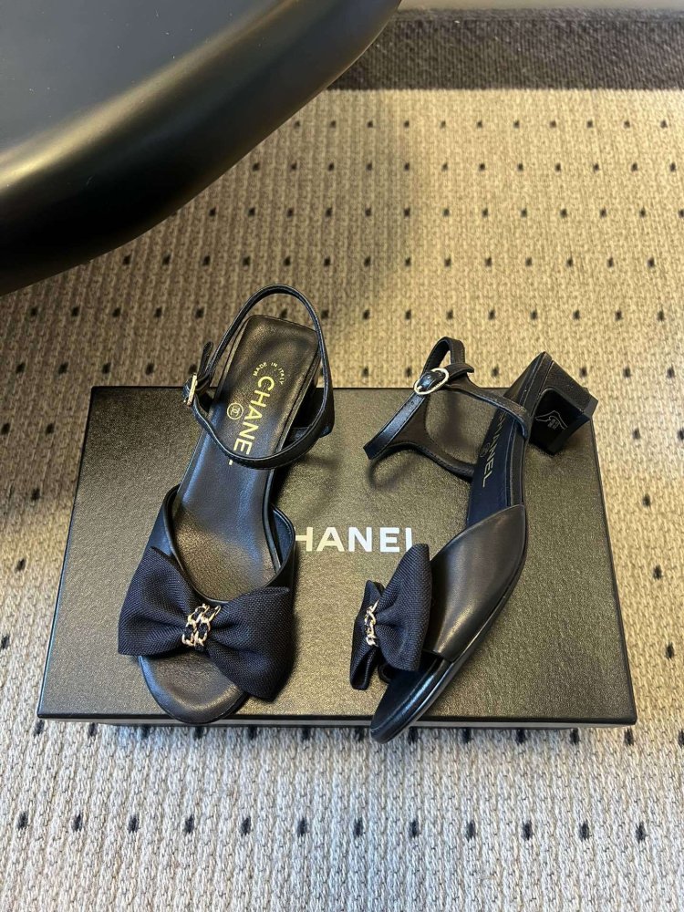 Босоножки фото 3