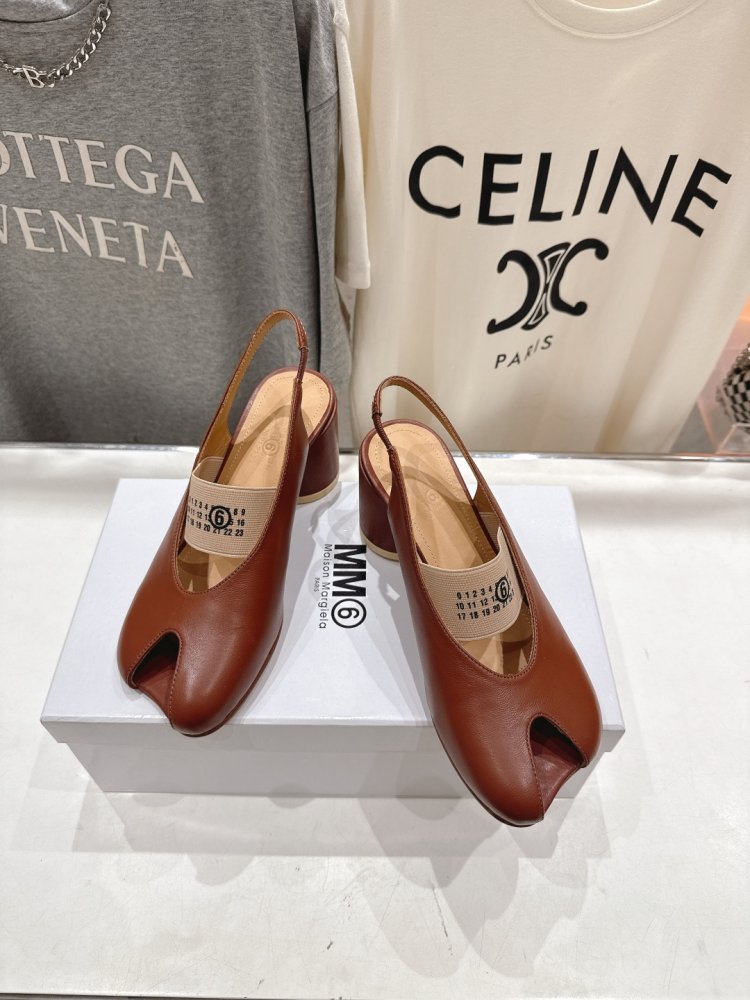 Босоножки фото 3