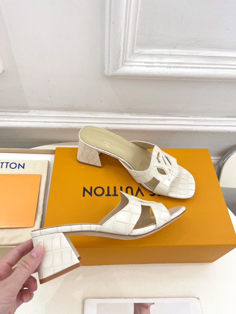 Босоножки фото 4