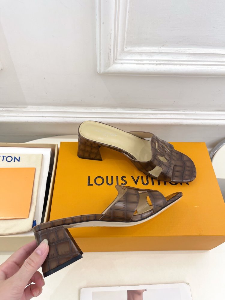 Босоножки фото 4