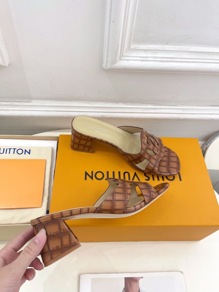 Босоножки фото 4