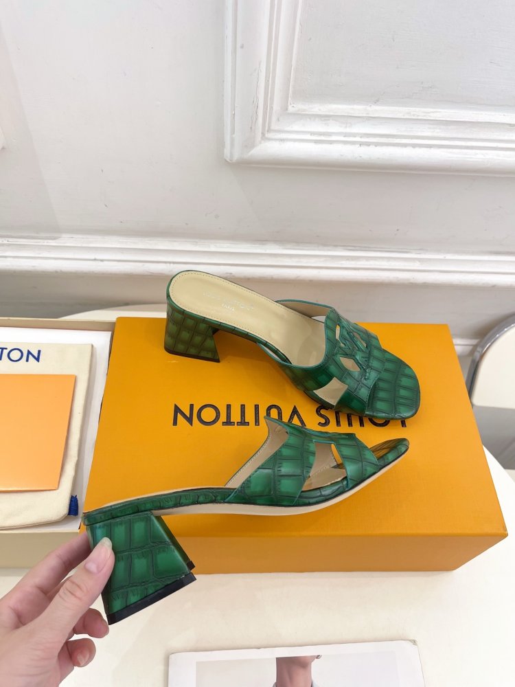 Босоножки фото 4