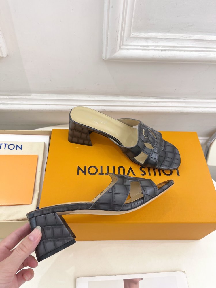 Босоножки фото 4