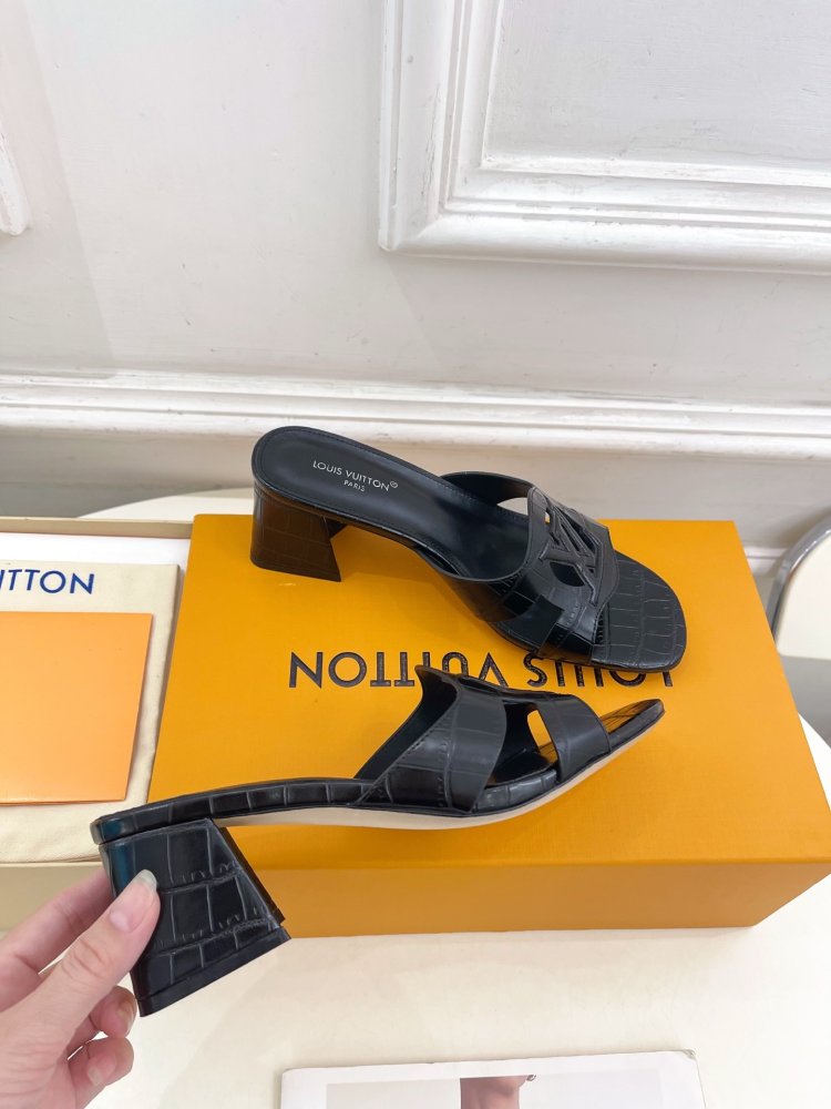 Босоножки фото 4