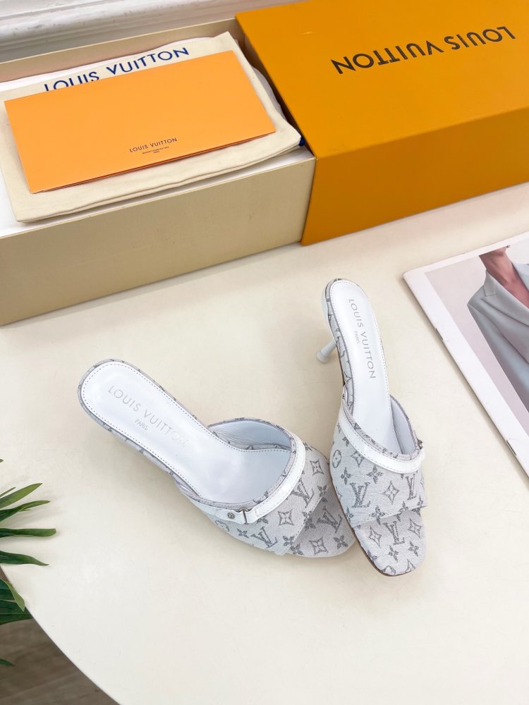 Босоножки фото 4